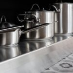 Comment nettoyer une plaque en inox ?