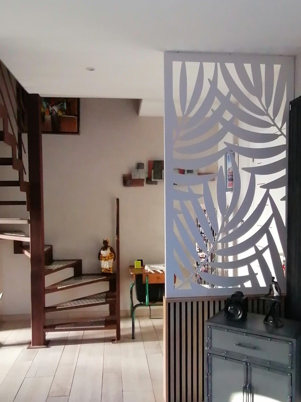 Les points positifs d'un claustra intérieur en métal.