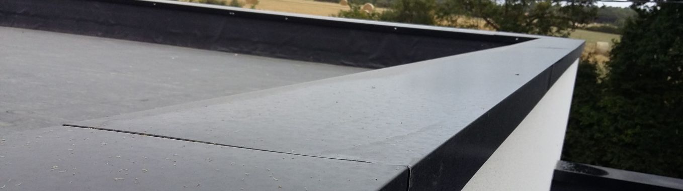 Priorisez des couvertines compatibles avec l'ambiance de votre terrasse pour améliorer son style.