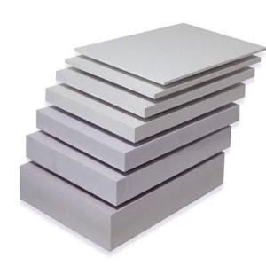 plaques de PVC expansé blanc et noir